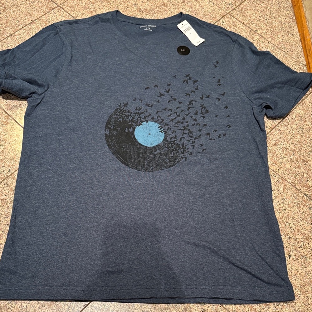 Banana Republic Dark Blue Graphic Tee Size L